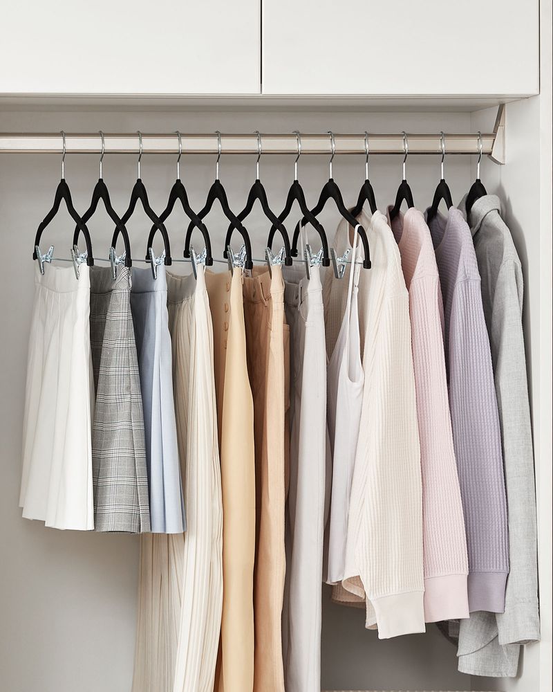 Pants Hangers - Velvet With Adjustable Clips - Set Of 30