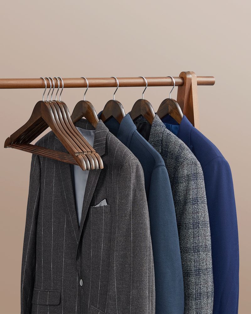 Wood Coat Hangers - Shoulder Notches - 360° Swivel - Set of 20