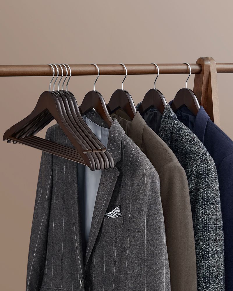 Wood Coat Hangers - Shoulder Notches - 360° Swivel - Set of 20