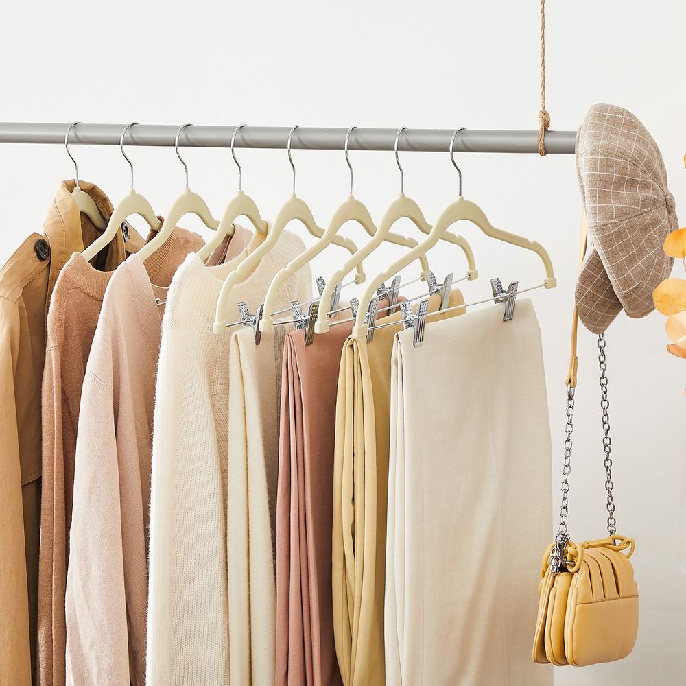 Pants Hangers - Velvet With Adjustable Clips - Set Of 30